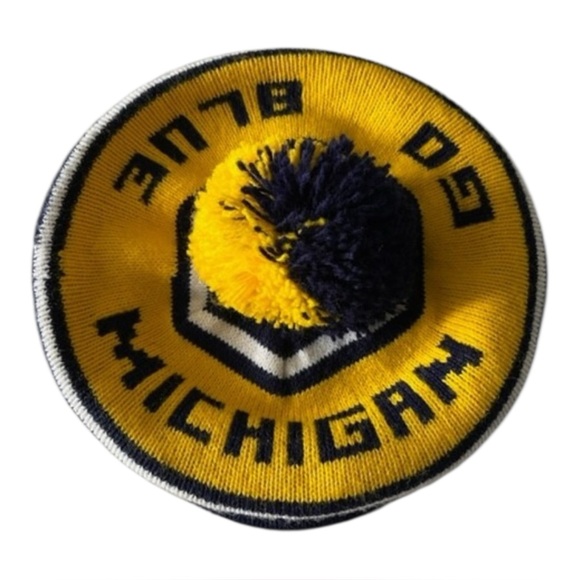 VTG U of M Wolverines “GO BLUE” Knit Cabbie Beanie Hat Blue & Yellow Pom Pom - Picture 4 of 4